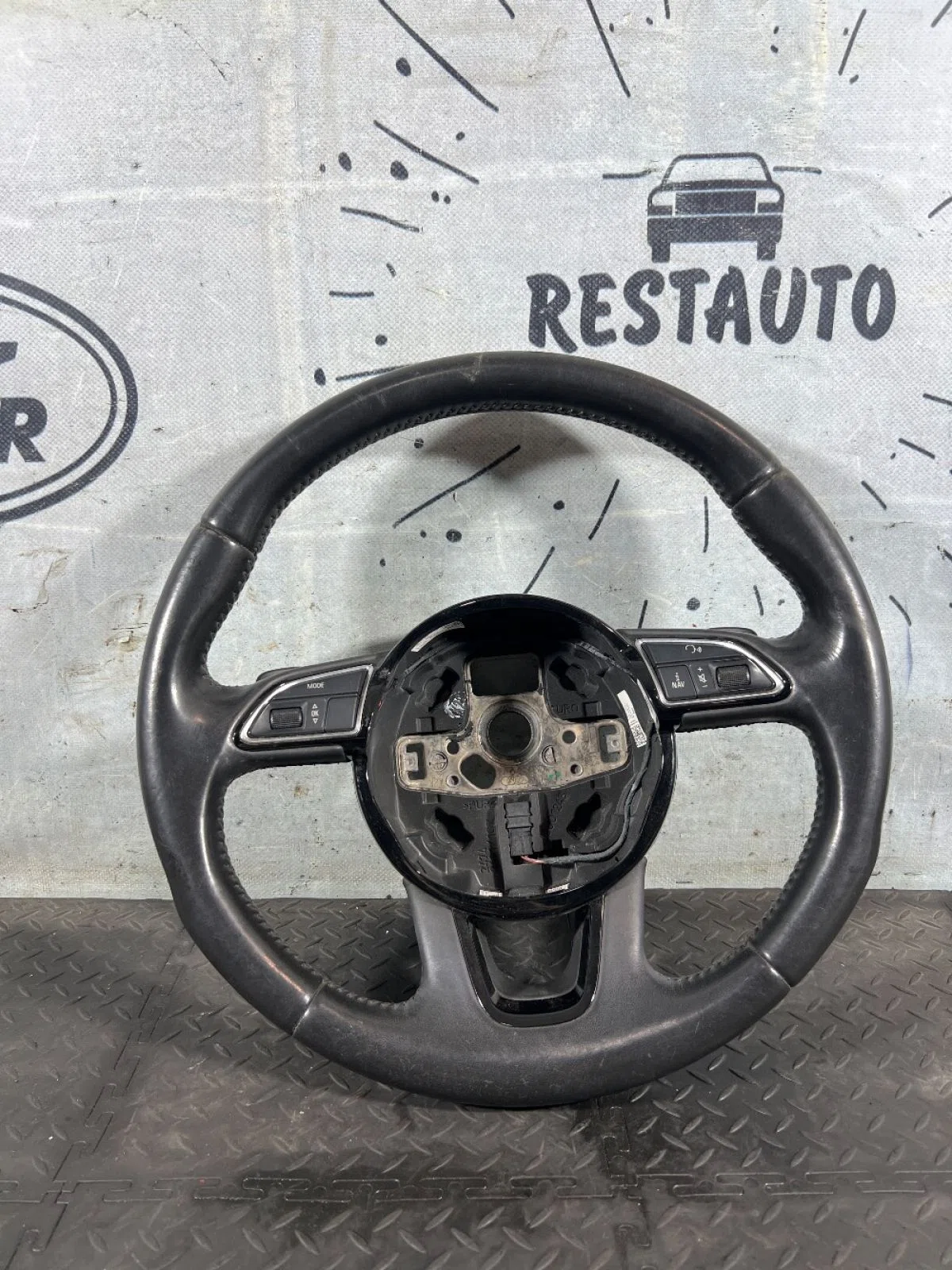 Руль (рулевое колесо) Audi Q3 I (2011—2014), фото 1