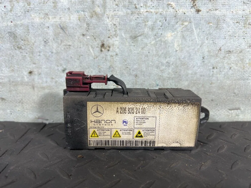 Ионизатор воздуха Mercedes-Benz AMG GT C190/R190/X290 рестайлинг (2017—2026), фото 1