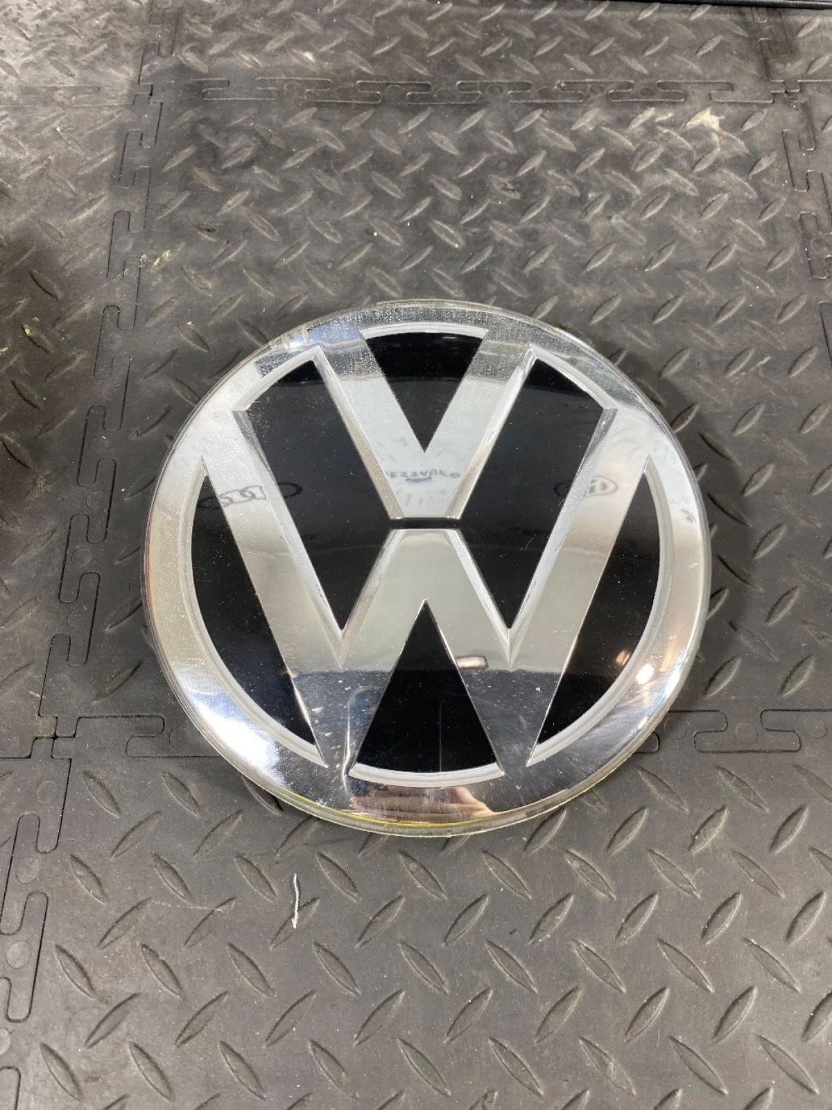 Эмблема Volkswagen Atlas I (2017—2020), фото 1