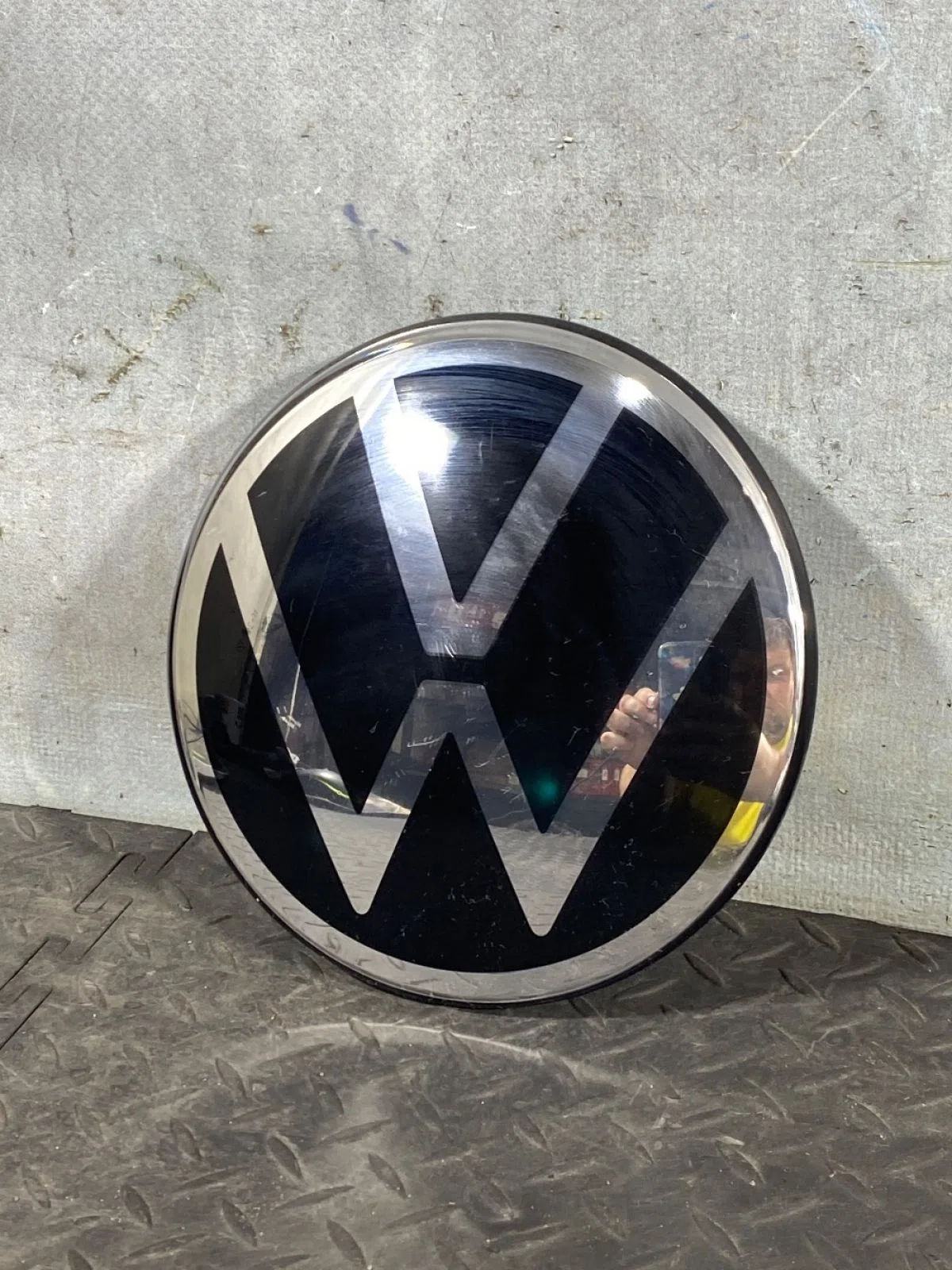 Эмблема Volkswagen Tiguan II рестайлинг (2020—2026), фото 1