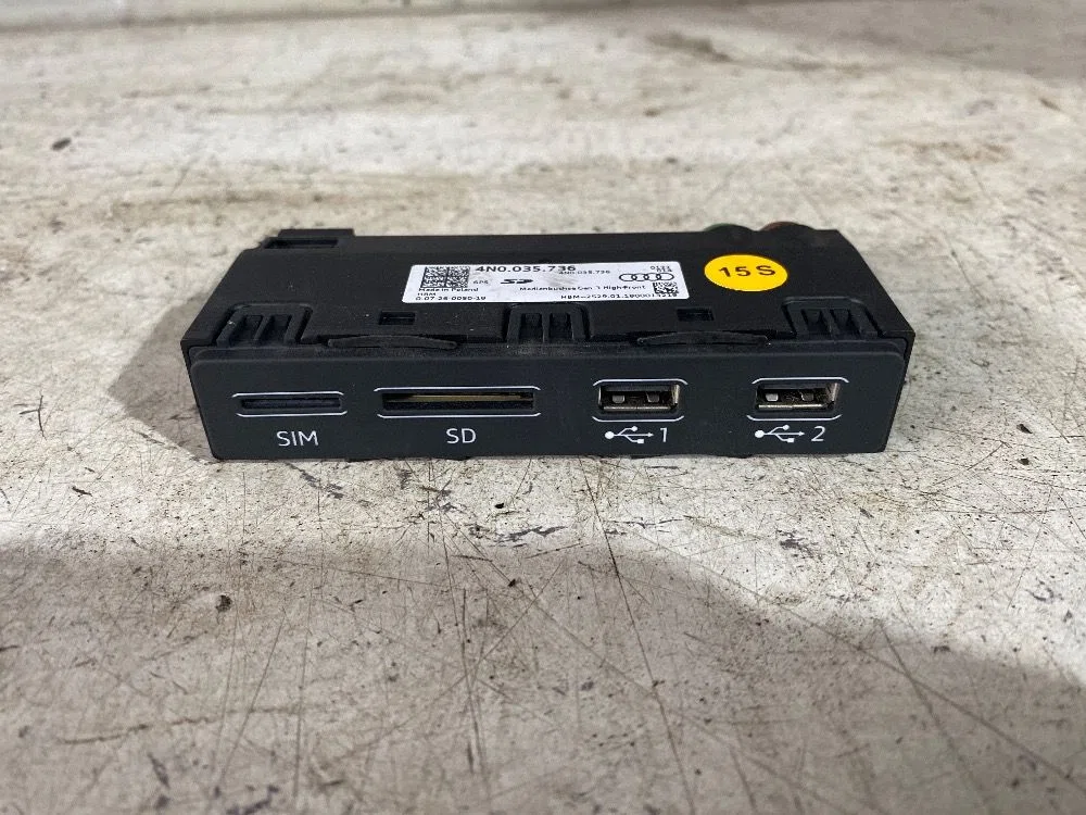 USB-накопитель Audi A6 C8 (2018—2026), фото 1