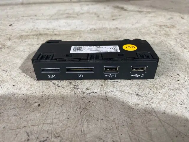 USB-накопитель Audi A6 C8 (2018—2026)