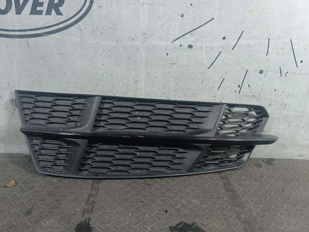 Решетка в бампер левая Audi A6 C7 рестайлинг (2014—2018), фото 1