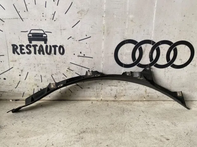 Брызговик передний левый Audi Q8 I (2018—2023)