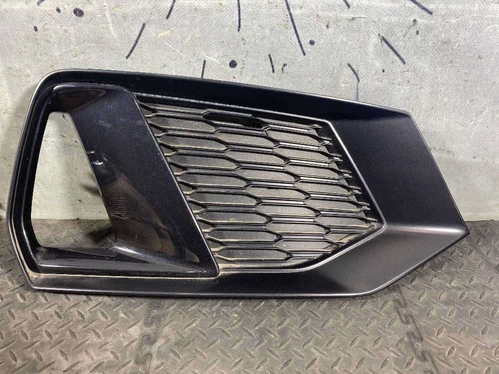 Решетка на противотуманную фару Audi A7 II (2018—2026), фото 1