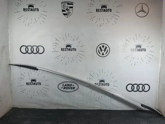 Рейлинг левый (планка на крышу) Volkswagen Teramont I (2017—2021)