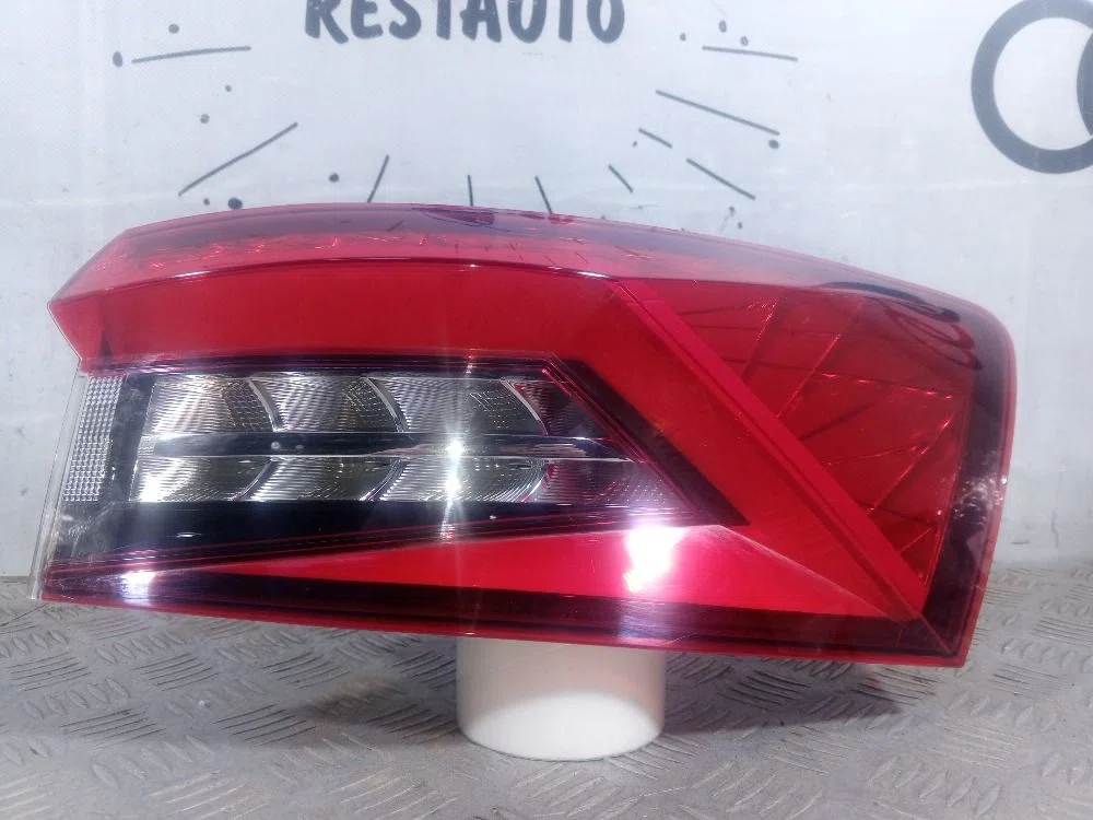 Фонарь задний наружный правый Skoda Kodiaq I (2016—2022), фото 1