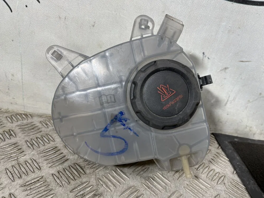 Бачок расширительный Skoda Superb III рестайлинг (2019—2026), фото 1