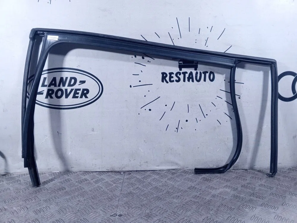 Уплотнитель двери задний правый Volkswagen Teramont I (2017—2021), фото 1