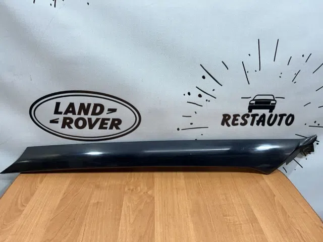 Накладка лобового стекла правое Land Rover Range Rover Evoque I рестайлинг (2015—2018)