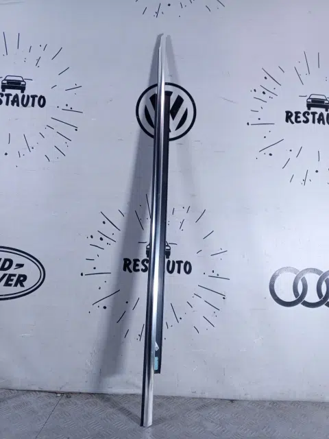 Молдинг передней правой двери Audi A7 I (2010—2014)