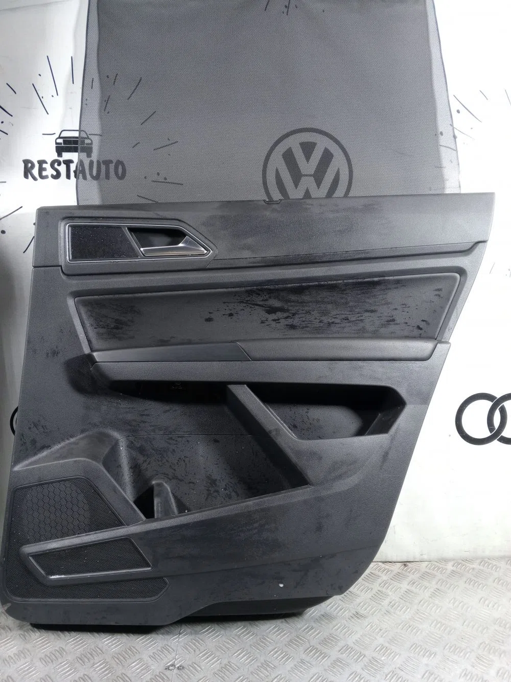 Обшивка двери задней правой Volkswagen Teramont I (2017—2021), фото 1