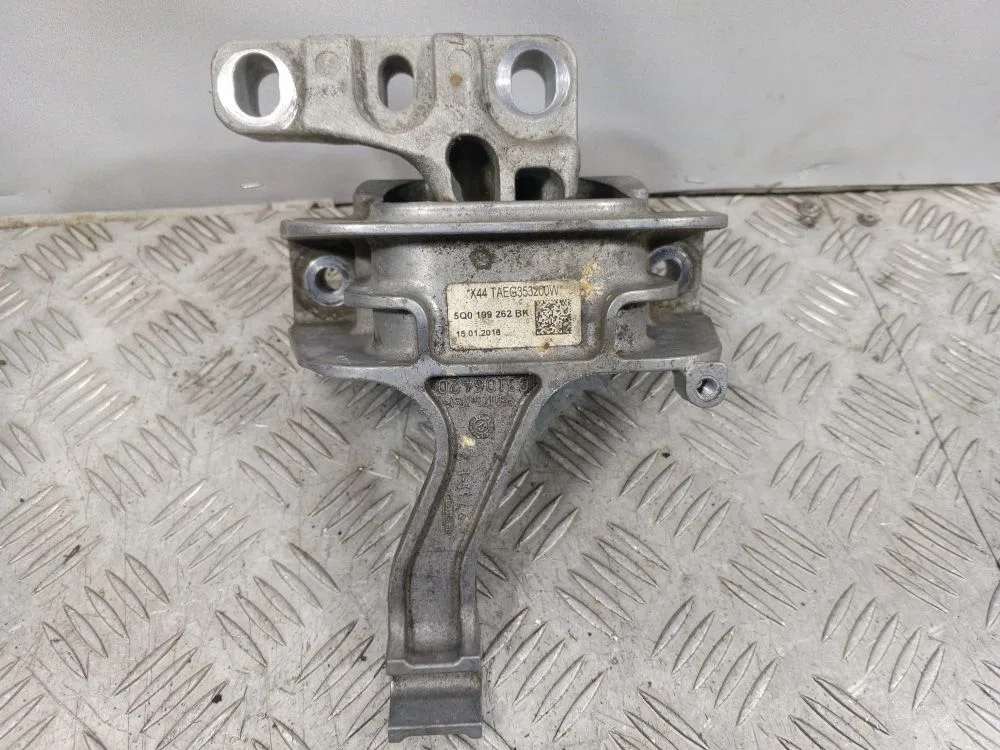Подушка двигателя Skoda Octavia III (2013—2017), фото 1