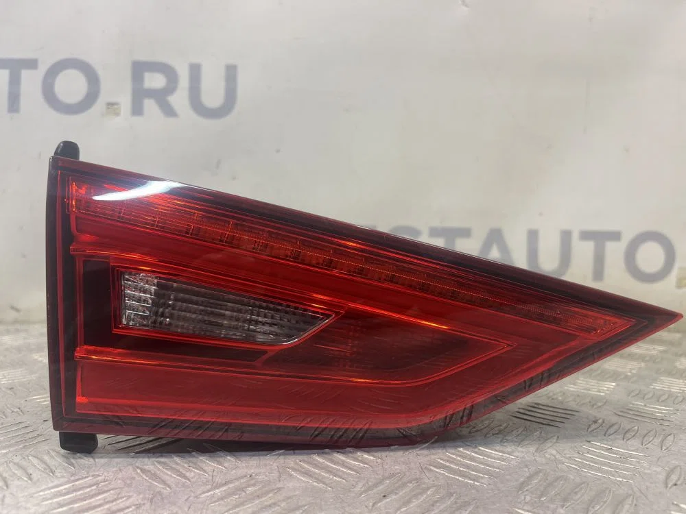 Фонарь задний внутренний левый Audi A3 8V рестайлинг (2016—2020), фото 1