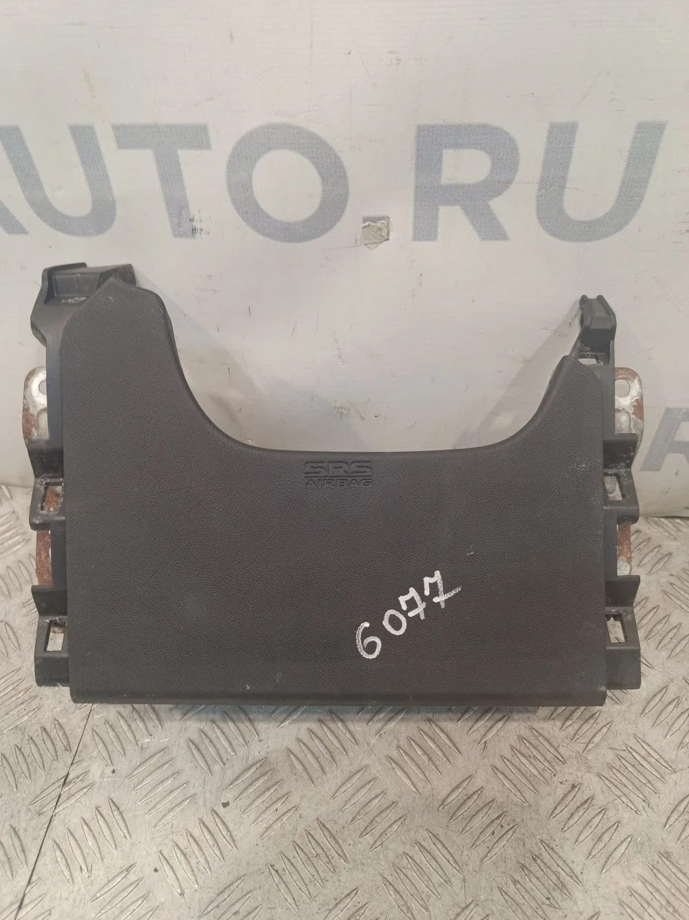 Подушка безопасности нижняя (для колен) Mitsubishi Pajero Sport III (2015—2021), фото 1