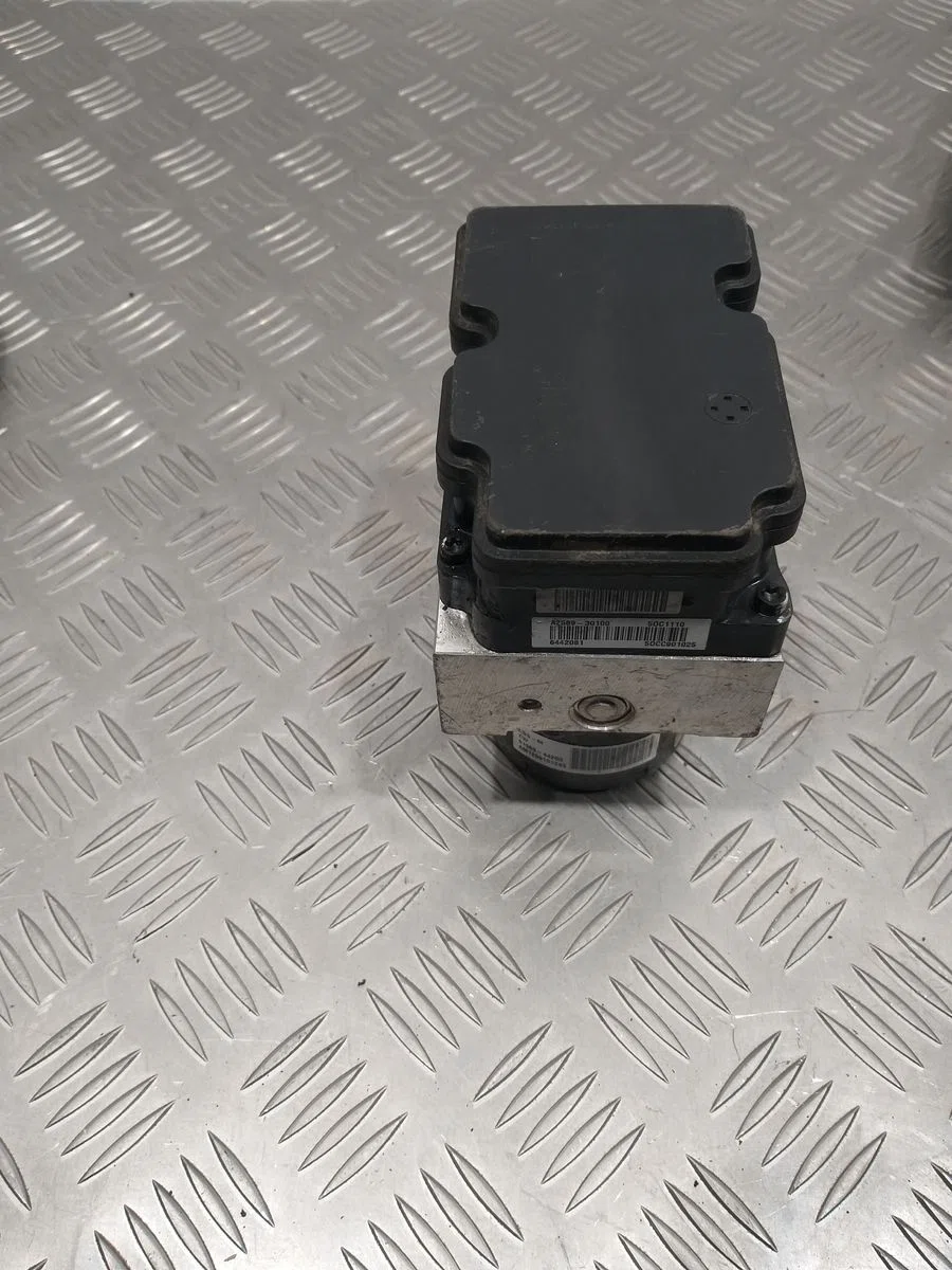 Блок ABS (насос) Kia Ceed JD (2012—2015), фото 1