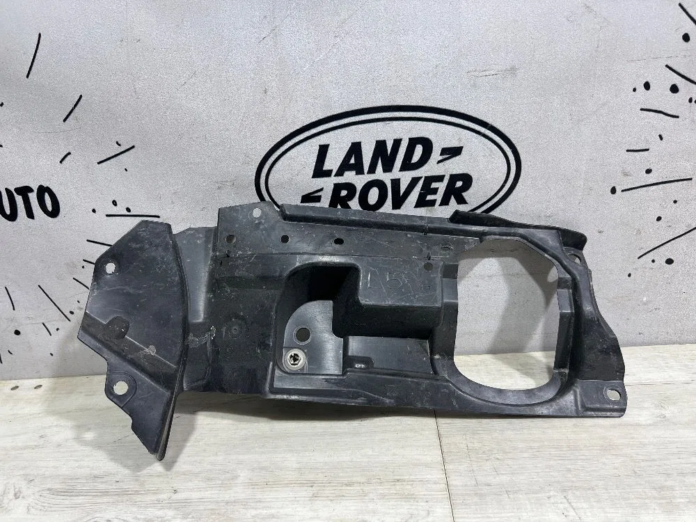 Накладка переднего бампера Toyota Land Cruiser 300 (2021—2026), фото 1