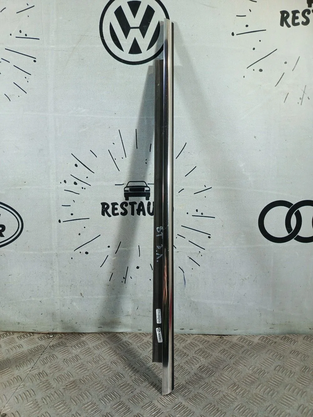 Молдинг стекла двери задний левый Audi A5 I (2007—2011), фото 1