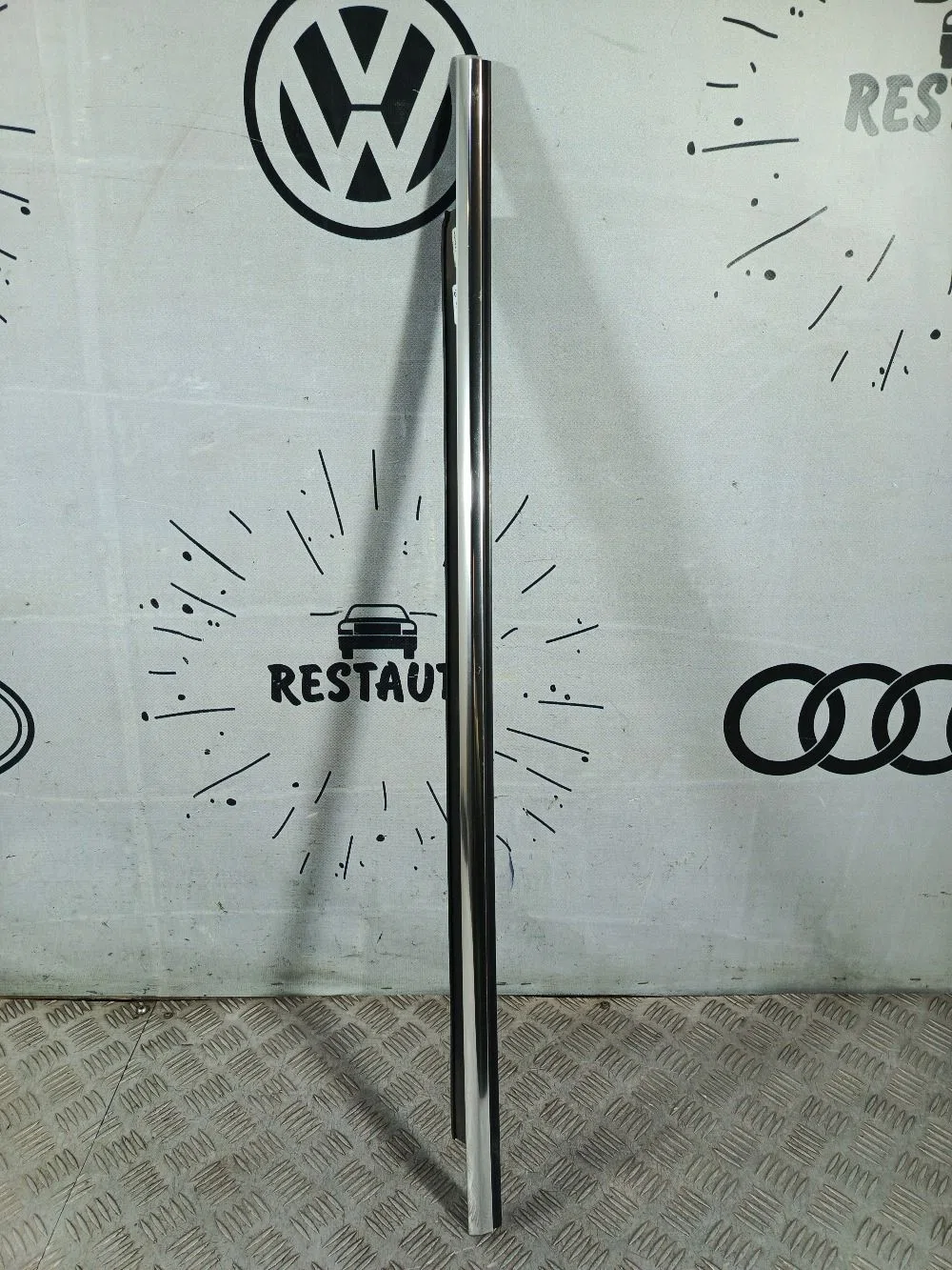 Молдинг стекла двери задний левый Audi A7 I (2010—2014), фото 1
