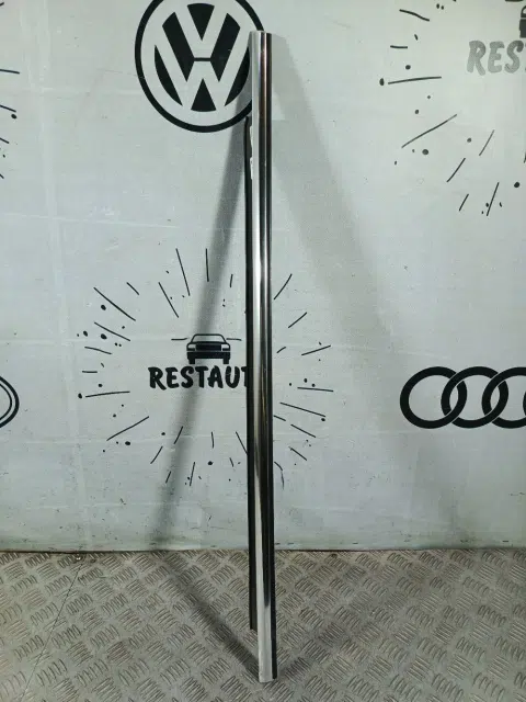 Молдинг стекла двери задний левый Audi A7 I (2010—2014)