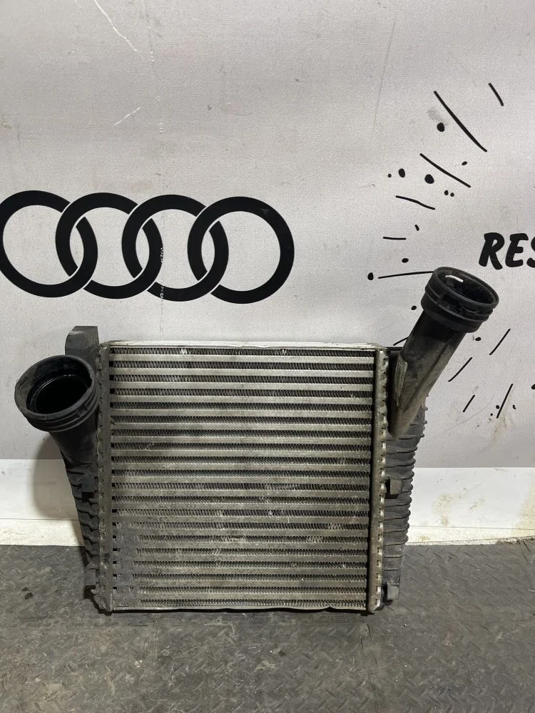 Интеркулер Audi Q7 4L рестайлинг (2009—2015), фото 1