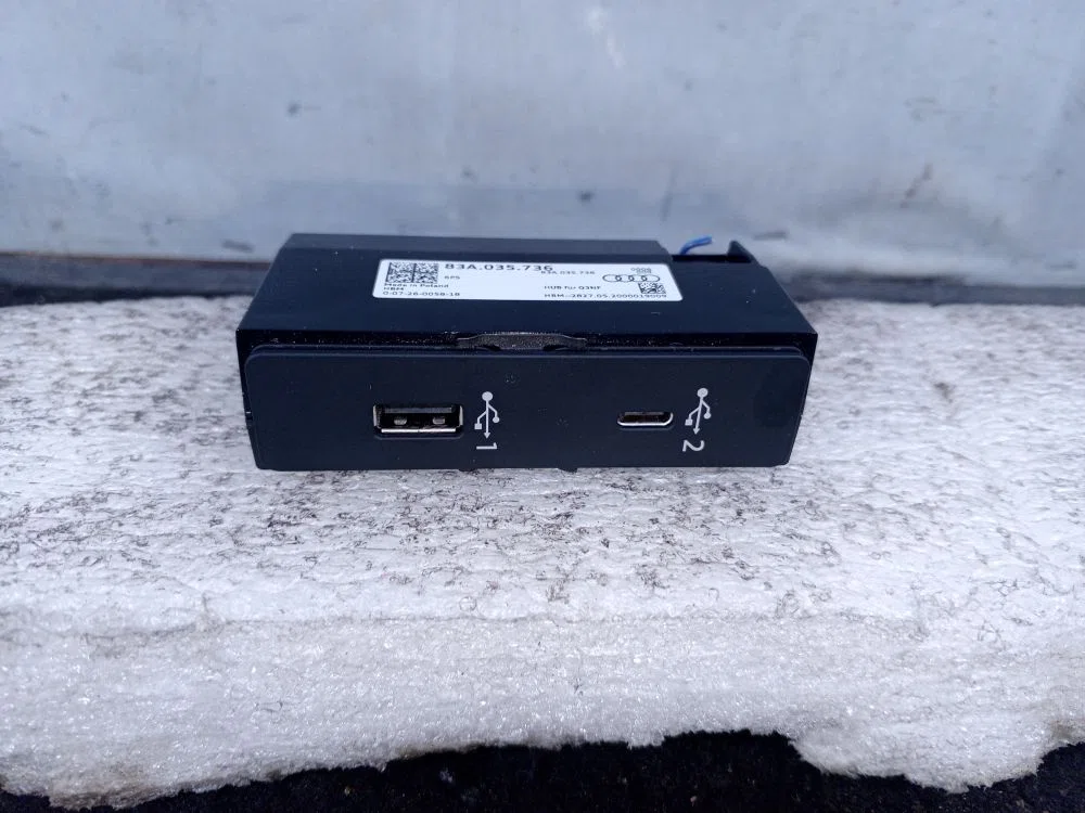 USB-накопитель Audi Q3 II (2018—2026), фото 1
