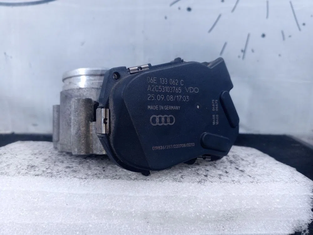 Дроссельная заслонка Audi A6 C6 рестайлинг (2008—2011), фото 1