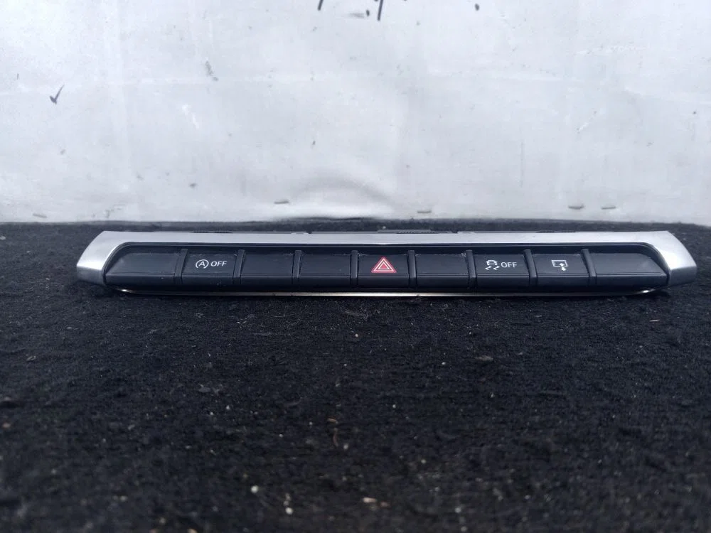 Кнопка многофункциональная Audi A3 8V (2012—2016), фото 1