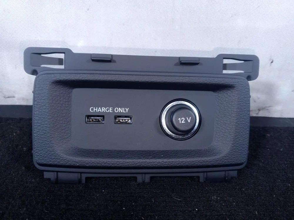 Адаптер USB в прикуриватель Audi Q5 II (2016—2020), фото 1