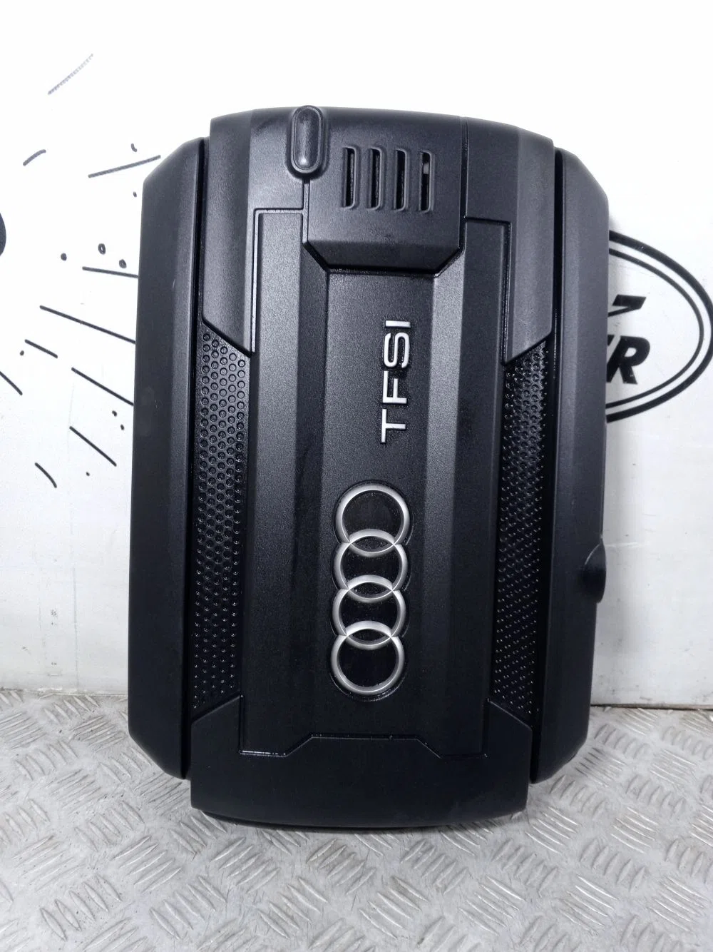 Накладка декоративная на двигатель Audi A3 8V (2012—2016), фото 1
