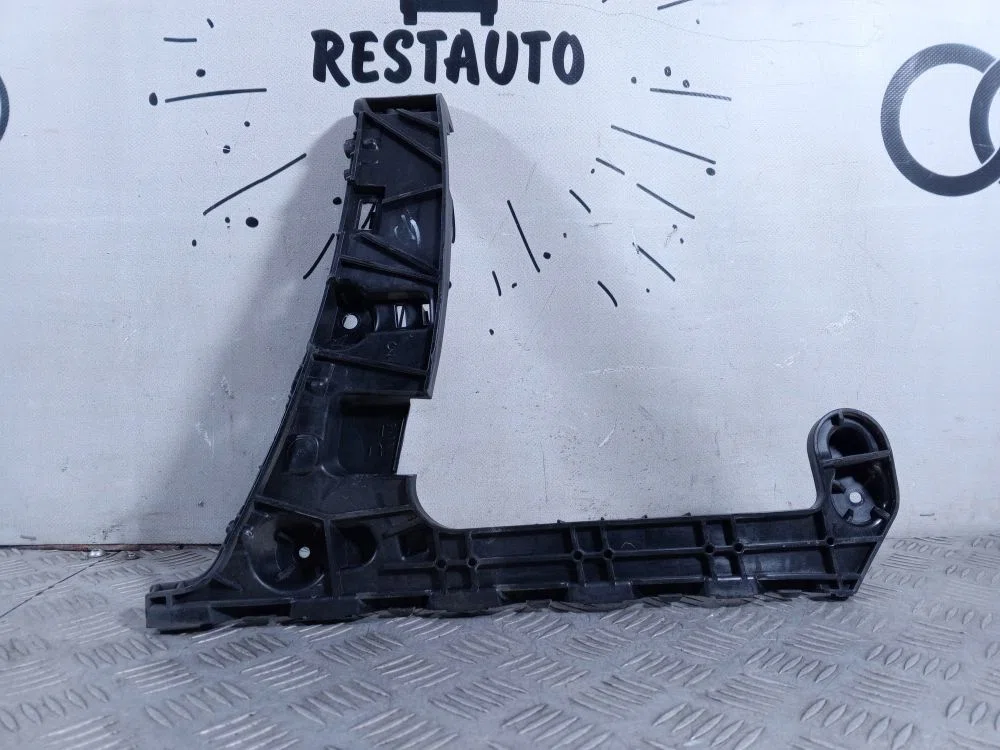 Кронштейн заднего бампера правый Audi A4 B9 (2015—2020), фото 1