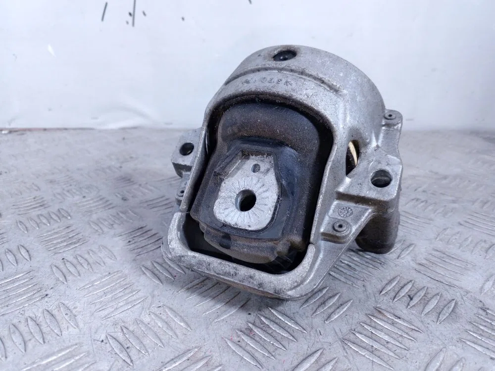 Подушка двигателя Audi A4 B8 (2007—2012), фото 1