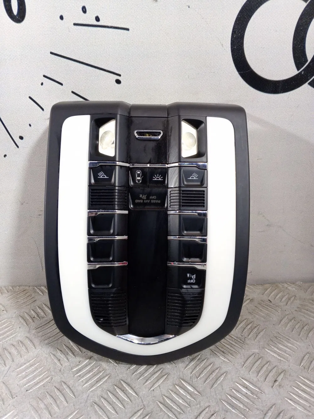 Плафон салонный Porsche Cayenne II (2010—2014), фото 1