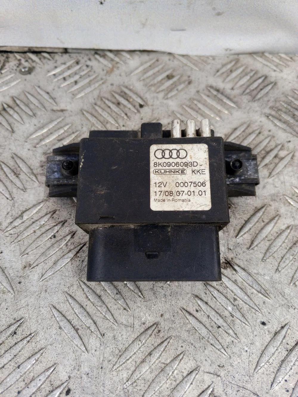 Реле топливного насоса Audi Q5 I (2008—2012), фото 1