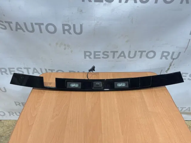 Накладка крышки багажника Land Rover Discovery Sport I (2014—2019)
