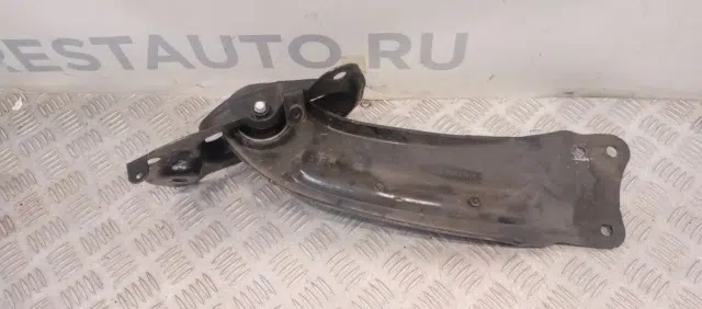 Рычаг задний продольный правый Audi Q3 I (2011—2014)