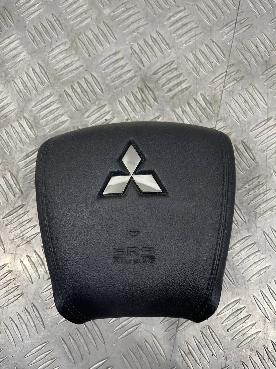 Подушка безопасности в рулевое колесо Mitsubishi Pajero Sport III (2015—2021), фото 1