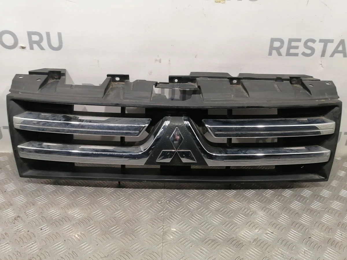 Решетка радиатора Mitsubishi Pajero IV (2006—2011), фото 1