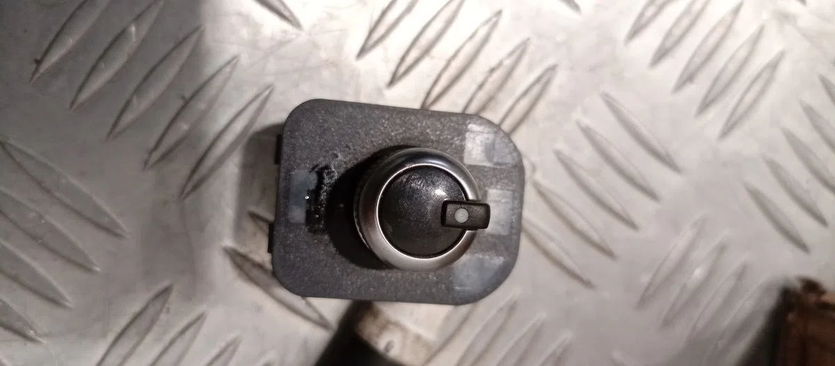 Кнопка регулировки зеркал Audi A6 C7 (2011—2014), фото 1