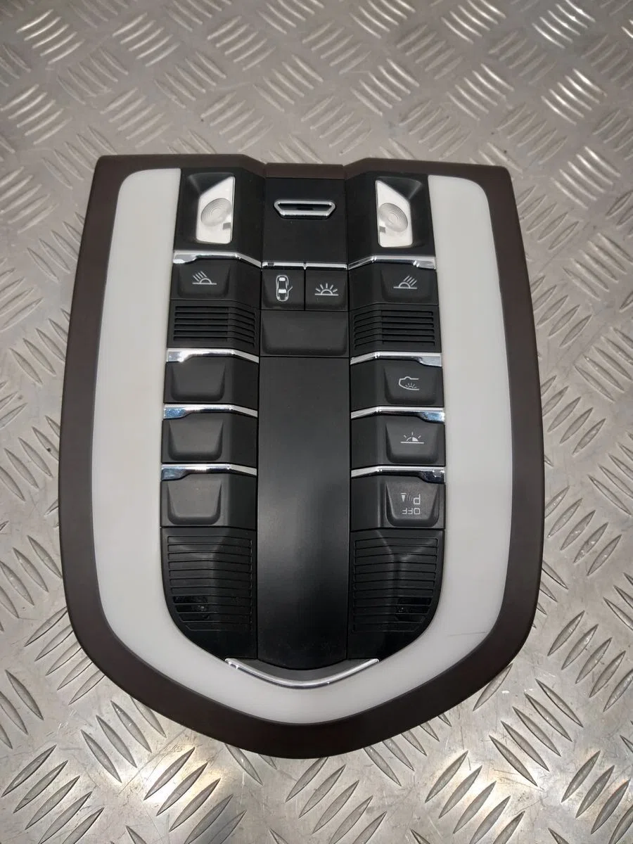 Плафон салонный Porsche Macan I (2014—2019), фото 1