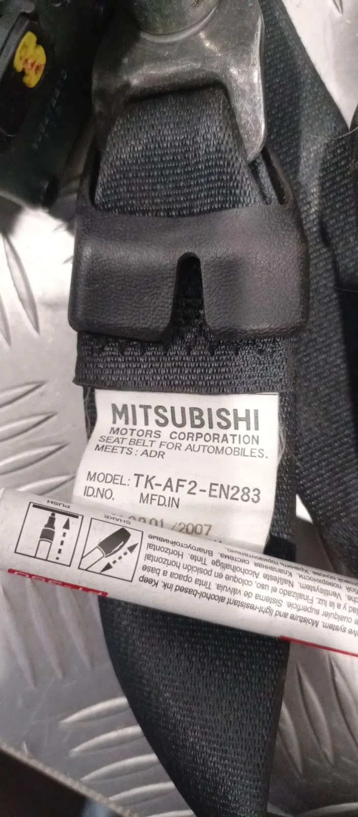 Ремень безопасности с пиропатроном Mitsubishi Pajero IV (2006—2011), фото 1