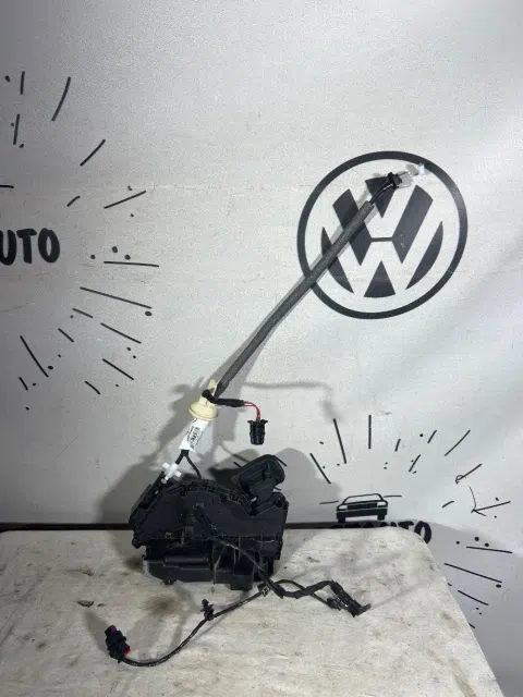Замок двери задней левой Volkswagen Tiguan II (2016—2020)
