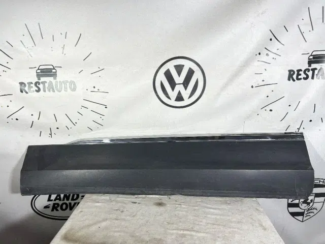 Накладка двери передней левой Volkswagen Tiguan II (2016—2020)