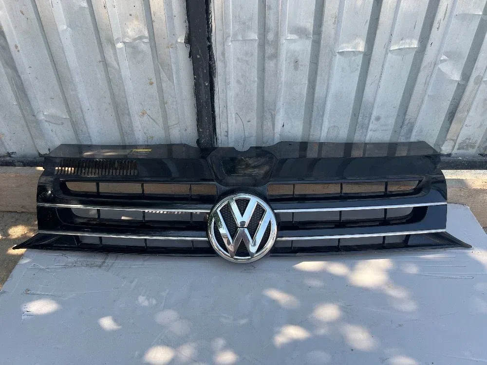 Решетка радиатора Volkswagen Transporter T5 рестайлинг (2009—2015), фото 1