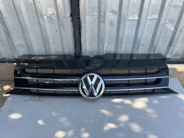 Решетка радиатора Volkswagen Transporter T5 рестайлинг (2009—2015)