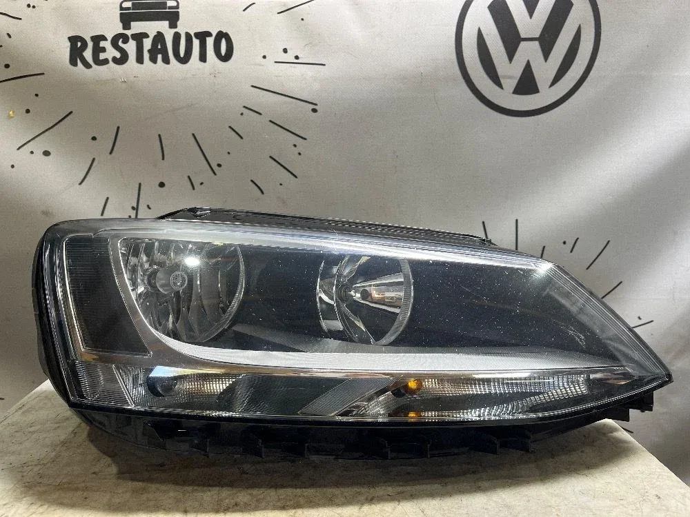 Фара правая Volkswagen Jetta VI (2010—2015), фото 1