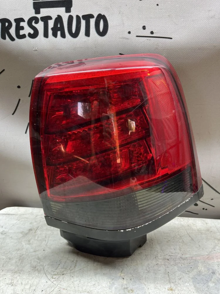 Фонарь задний правый Toyota Land Cruiser 200 рестайлинг (2012—2015), фото 1
