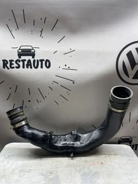 Патрубок интеркулера Toyota Land Cruiser 200 (2007—2012)