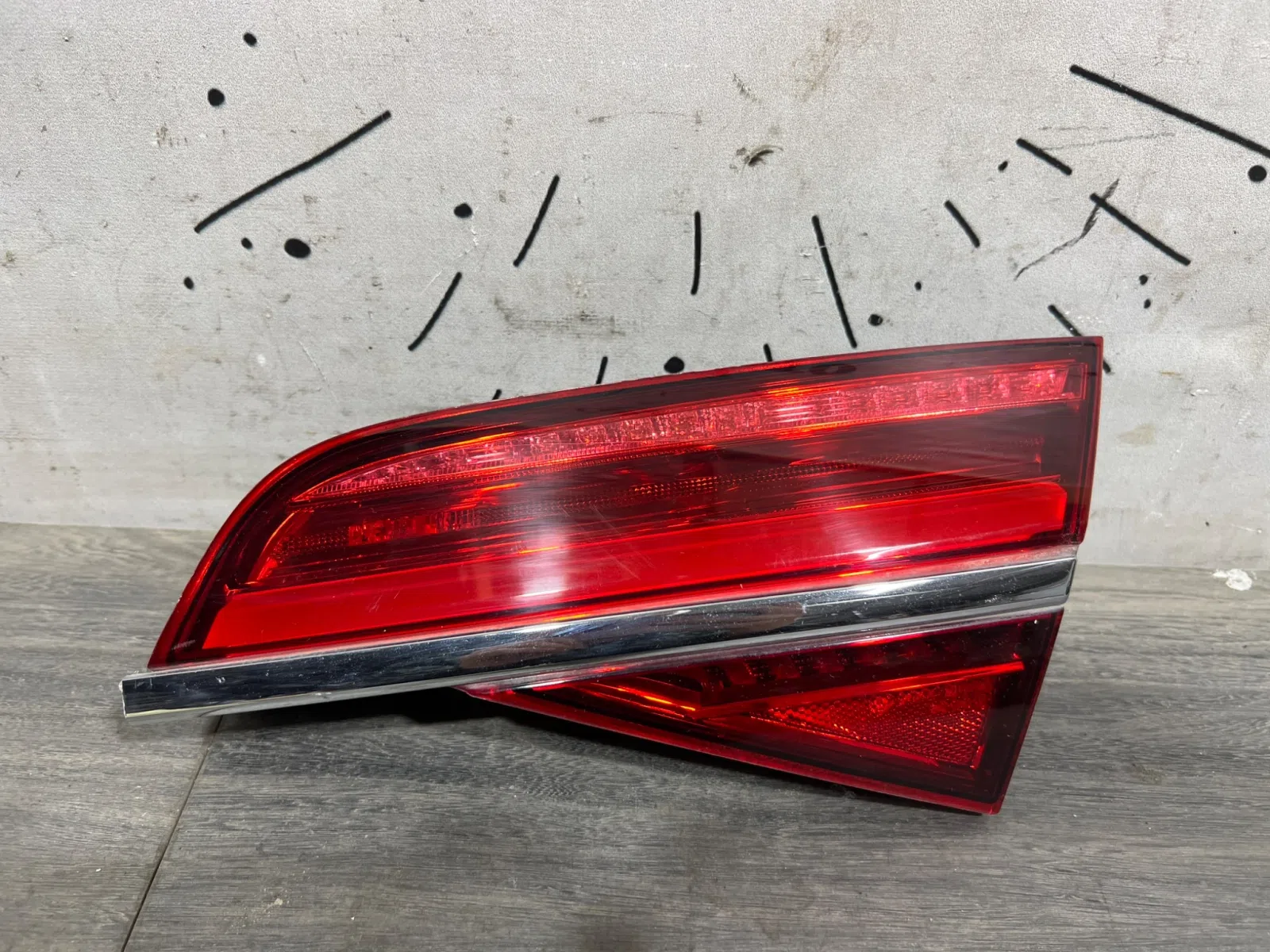 Фонарь задний внутренний правый Audi A8 D4 рестайлинг (2013—2017), фото 1