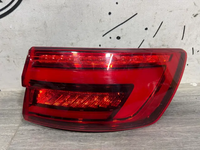 Фонарь задний наружный правый Audi A4 B9 (2015—2020)